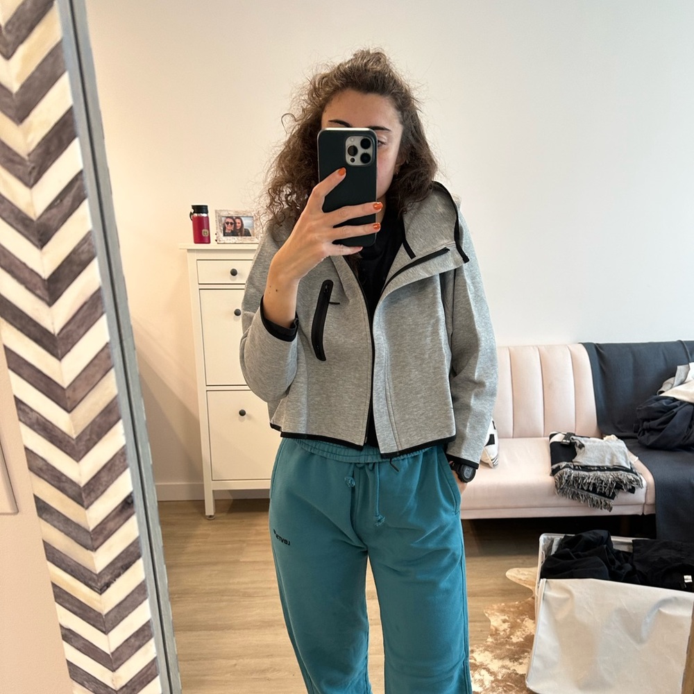 Nike cropped sweatshirt